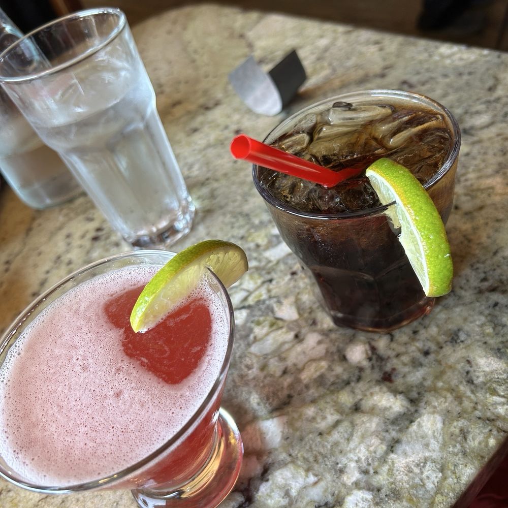 The Mesquitery - Cosmopolitan & Rum w/Coke - Seafood Near Me - Hood River, Oregon The Mesquitery - Cosmopolitan & Rum w/Coke - Seafood Near Me - Hood River, Oregon