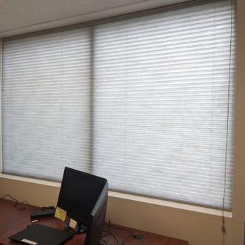 Payneless Installs - a desk with a computer and a monitor - General Contractors Near Me Payneless Installs - a desk with a computer and a monitor - General Contractors Near Me