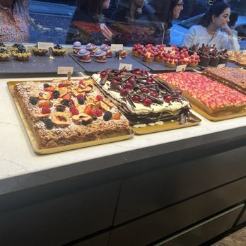 L'Eto Caffe - Some featured desserts - Cafes Near Me - London, XGL L'Eto Caffe - Some featured desserts - Cafes Near Me - London, XGL