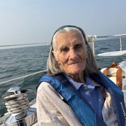 All Hands Sailing - My mom is 93 years old and she had a blast!