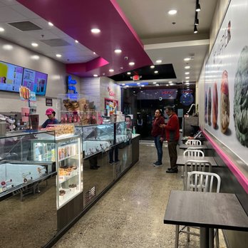 Baskin-Robbins - Modern interior - Ice Cream & Frozen Yogurt Near Me - Tustin, California