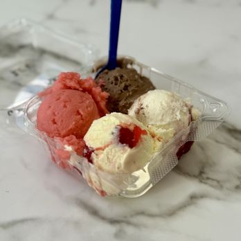 Handel’s Homemade Ice Cream - 4 Scoop Sampler - Ice Cream & Frozen Yogurt Near Me - Reno, Nevada