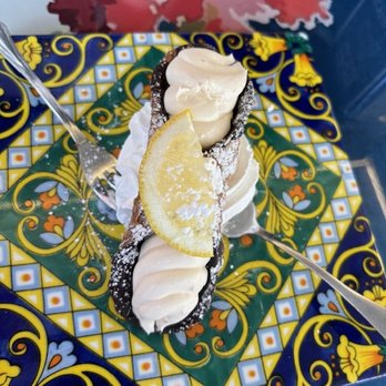 Caffè Augusto - Cannoli - Patisserie/Cake Shop Near Me - Marina Grande, NA