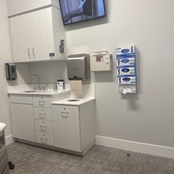 Convenient MD - Inside one of the rooms.