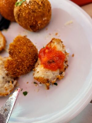 Lou's Italian Specialties by null