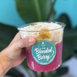 The Blended Berry - Magic dragon pitaya bowl