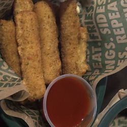 Wingstop - Mozzarella sticks