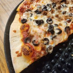 Aroma Pizza - Best thin crust pizza I've ever had, anywhere!