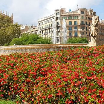Plaça Catalunya - Landmarks & Historical Buildings Near Me - Barcelona, B Plaça Catalunya - Landmarks & Historical Buildings Near Me - Barcelona, B