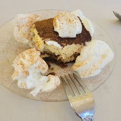 Bellini's Italian Cuisine - Tiramisu... yummy