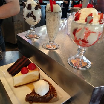 Pappas Burger - Desserts display - Burgers Near Me - Houston, Texas