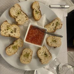 La Despensa - Great bread and tomato to go with Serrano
