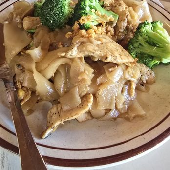 Suwun Thai Home Cooking - Chicken Pad See U - Thai Near Me - Albany, New York Suwun Thai Home Cooking - Chicken Pad See U - Thai Near Me - Albany, New York