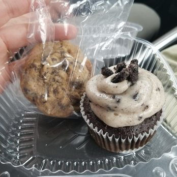 Sweet Treets Bakery - Bakeries Near Me - Austin, Texas