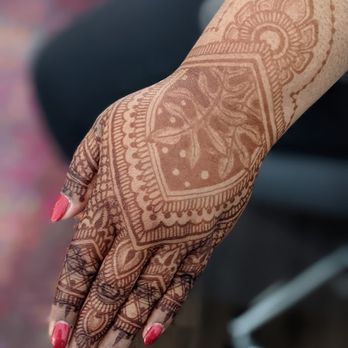 Sarahenna - Less than 24 hours later. The morning after, I had just scrapped it off and wow! It already looks amazing. - Henna Artists Near Me - Kirkland, Washington Sarahenna - Less than 24 hours later. The morning after, I had just scrapped it off and wow! It already looks amazing. - Henna Artists Near Me - Kirkland, Washington