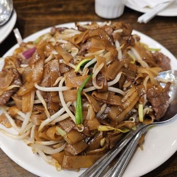 Hong Kong Chef - Beef Chow Fun - Cantonese Near Me - San Leandro, California Hong Kong Chef - Beef Chow Fun - Cantonese Near Me - San Leandro, California
