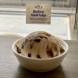 Delish - Mackinac Island Fudge (yum!)