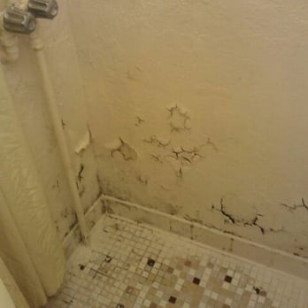 Neal's Lodges - Cabin 12 shower. Good Luck getting clean in there. - Campgrounds Near Me - Concan, Texas Neal's Lodges - Cabin 12 shower. Good Luck getting clean in there. - Campgrounds Near Me - Concan, Texas