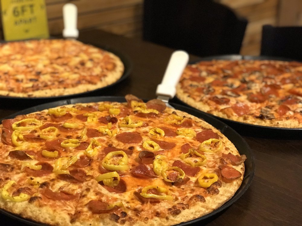 CAMEO PIZZA Updated May 2024 27 Photos & 72 Reviews 702 W Monroe