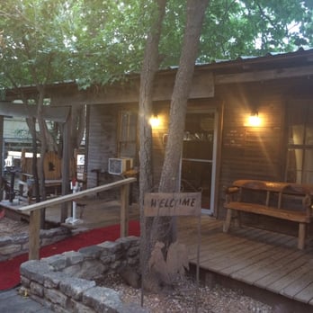 Belle's Chicken Dinner House - Entrance, so cute! - Chicken Wings Near Me - Abilene, Texas