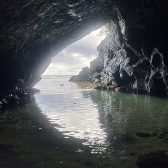 Turtle Cove - Other side of the cave - Beaches Near Me - Princeville, Hawaii