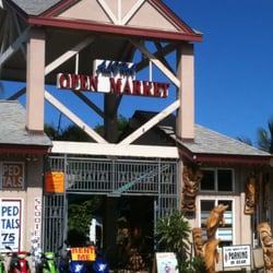 Aloha Open Air Marketplace - The market is located on the right side of the Aloha open air market