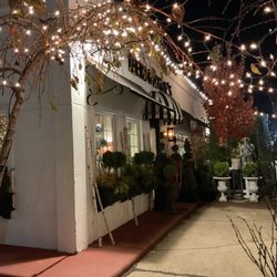 Bernadine's at Schaffitzel's - Bernadine's at night time