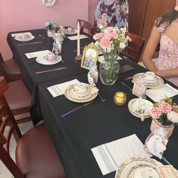 Quirky Royal Tea Room - Tea Rooms Near Me - Gilbert, Arizona Quirky Royal Tea Room - Tea Rooms Near Me - Gilbert, Arizona