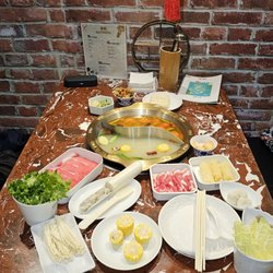 Jinli Hot Pot - Dinner table.