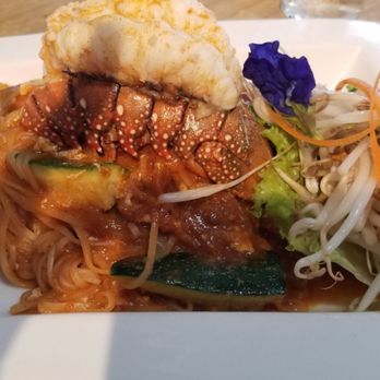 Tiny Pyramid - Lobster Pad Thi - Cafes Near Me - Honolulu, Hawaii Tiny Pyramid - Lobster Pad Thi - Cafes Near Me - Honolulu, Hawaii