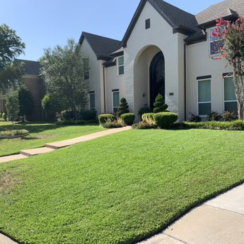 New Leaf Exteriors - A beautiful front yard with a nicely manicured lawn improves curb appeal! - Landscaping Near Me New Leaf Exteriors - A beautiful front yard with a nicely manicured lawn improves curb appeal! - Landscaping Near Me