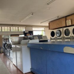 Waialua Wash N Go - A lot of washers and dryers are out of order