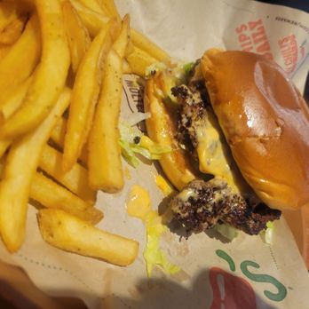 Chili's - Smashburger - Tex-Mex Near Me - Whittier, California Chili's - Smashburger - Tex-Mex Near Me - Whittier, California