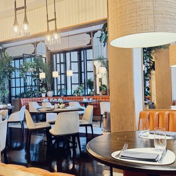 Edge Brasserie - Cocktail Bars Near Me - Miami, Florida