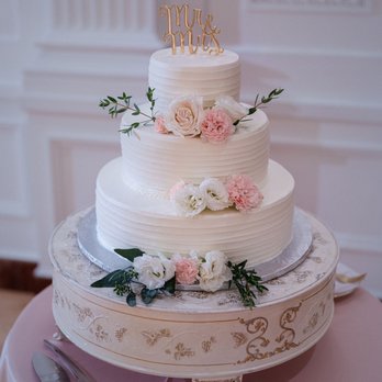 Van's Bakery - 3 tier cake with renal stand! - Bakeries Near Me - Garden Grove, California Van's Bakery - 3 tier cake with renal stand! - Bakeries Near Me - Garden Grove, California