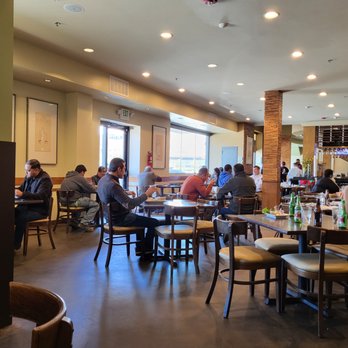 Mai's Restaurant - inside - Vietnamese Near Me - Houston, Texas
