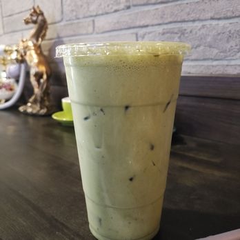 Bean House - Lavender Matcha Latte with Soy Milk (24oz) - Coffee & Tea Near Me - Flushing, New York