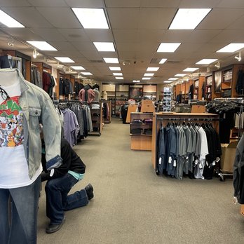 Casual Male XL - Shoe Stores Near Me - Morrow, Georgia