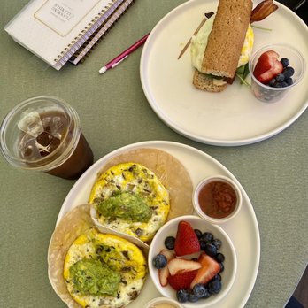 Nectarine Grove - Grain free taco plate and egg sandwich on paleo baguette - Gluten-Free Near Me - Del Mar, California Nectarine Grove - Grain free taco plate and egg sandwich on paleo baguette - Gluten-Free Near Me - Del Mar, California