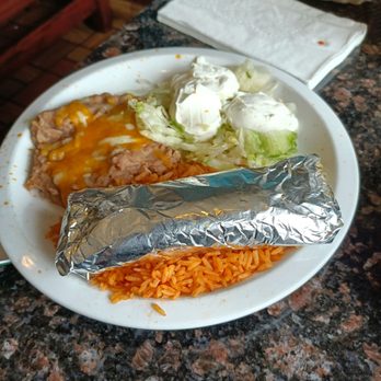 Mariachis II Mexican Restaurant - Side plate for Pollo Jalisco (no pico) - Mexican Near Me - St Louis, Missouri Mariachis II Mexican Restaurant - Side plate for Pollo Jalisco (no pico) - Mexican Near Me - St Louis, Missouri