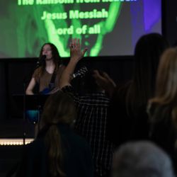 Hope Tree Church - Always lifting up Jesus.