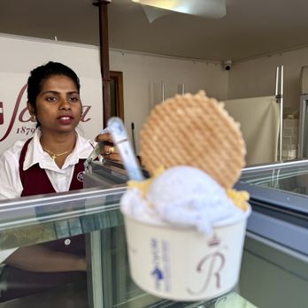 Rosa Salva - Mango and Coconut gelato - Cafes Near Me - Venezia, VE