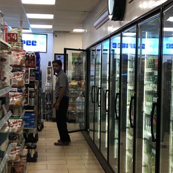 7-Eleven - "Mr. I don't have a name " after his verbal attack on my business partner and I. - Convenience Stores Near Me - Arlington, Virginia