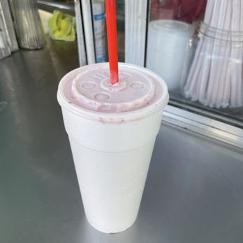 Bob's Freeze - Strawberry pineapple banana shake - Ice Cream & Frozen Yogurt Near Me - Los Angeles, California Bob's Freeze - Strawberry pineapple banana shake - Ice Cream & Frozen Yogurt Near Me - Los Angeles, California