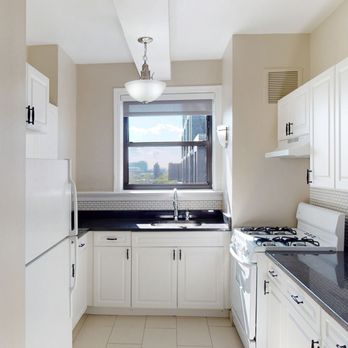 Windermere House - Apartments Near Me - Chicago, Illinois Windermere House - Apartments Near Me - Chicago, Illinois