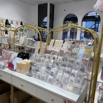 Fanloli - Inside - Cosmetics & Beauty Supply Near Me - San Mateo, California Fanloli - Inside - Cosmetics & Beauty Supply Near Me - San Mateo, California