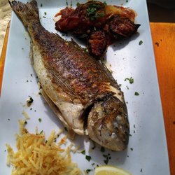 Chiringuito Cala Sa Nau - Dorada a la brasa