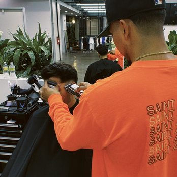 Marc Sanchez - Action shot - Barbers Near Me - Dallas, Texas Marc Sanchez - Action shot - Barbers Near Me - Dallas, Texas
