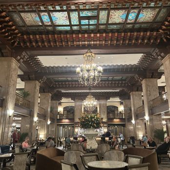 The Peabody Memphis - Lobby bar area - Hotels Near Me - Memphis, Tennessee