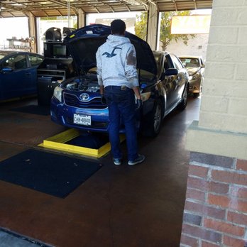 Take 5 Oil Change - Day after Thanksgiving and these guys worked hard. Great place, fast and reliable! - Oil Change Stations Near Me - Richardson, Texas
